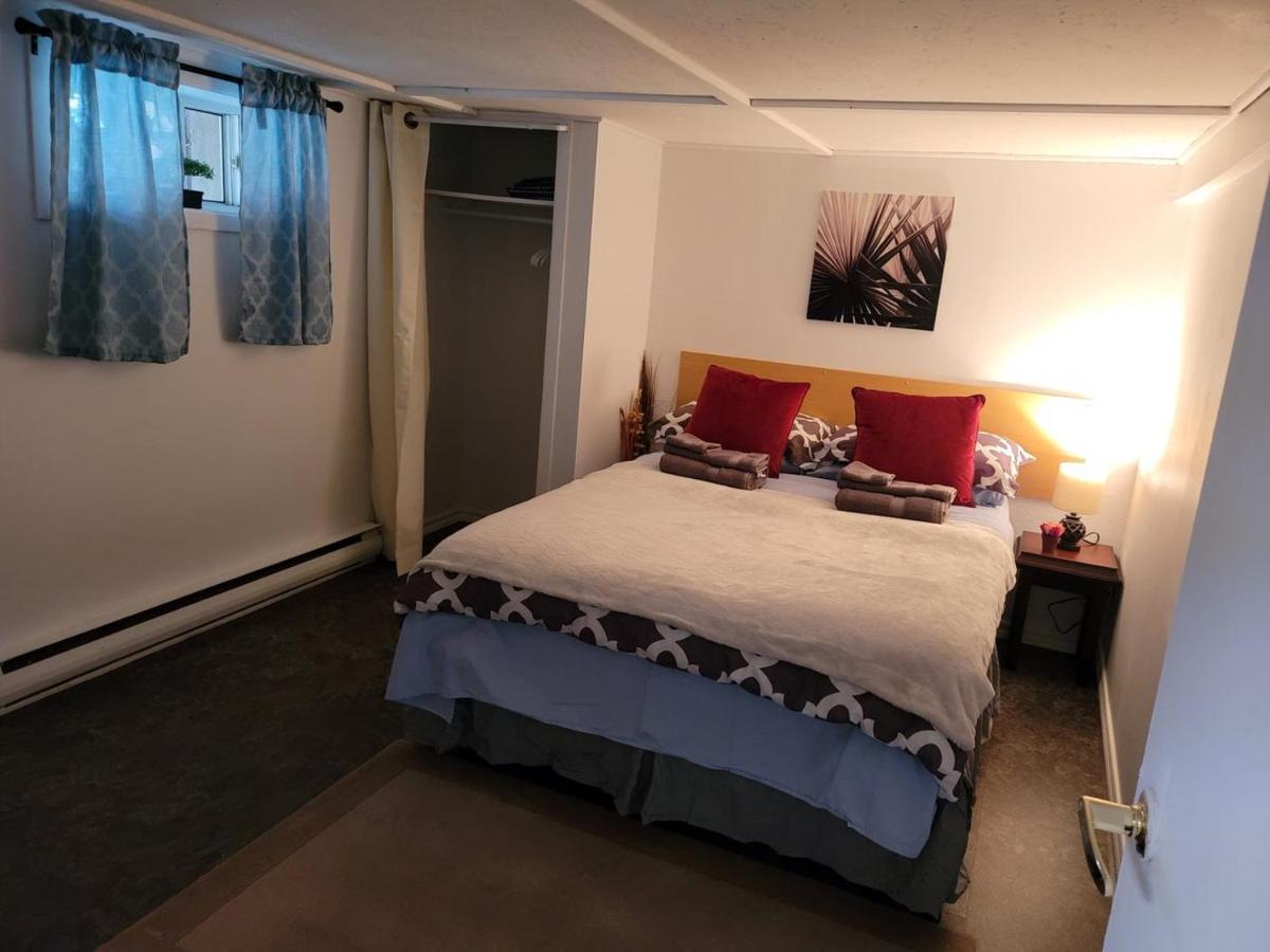 エドマンズトンLower Level Apt 6Ft High Close To Hwy Netflix Wifiアパートメント エクステリア 写真