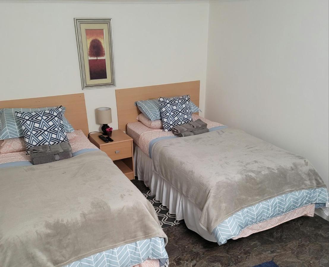 エドマンズトンLower Level Apt 6Ft High Close To Hwy Netflix Wifiアパートメント エクステリア 写真